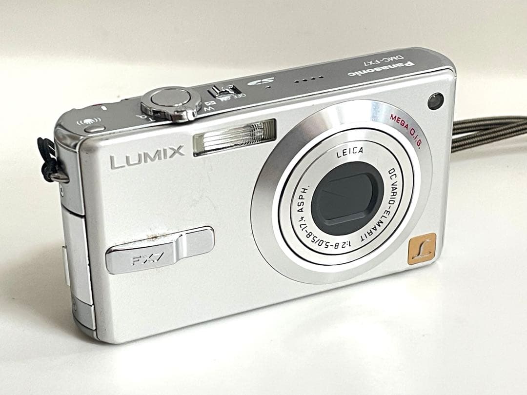 ★美品完動品★パナソニック デジカメ LUMIX DMC-FX7 バッテリーつき