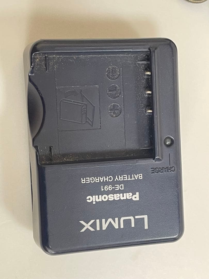 ★美品完動品★パナソニック デジカメ LUMIX DMC-FX7 バッテリーつき