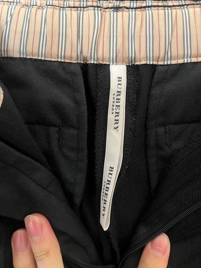 極美品　BURBERRY ブラックスーツ 120A 上下　ネクタイ付