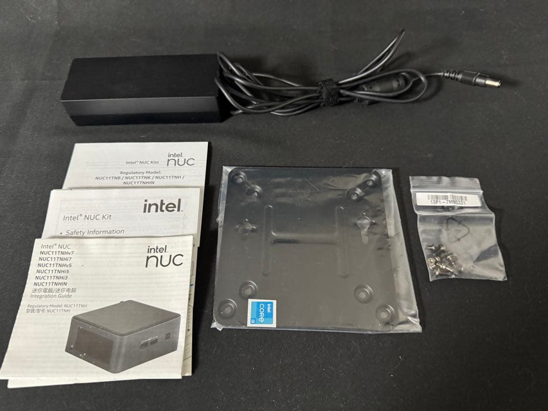 NUC11 Pro Kit NUC11TNHi3 Office付き