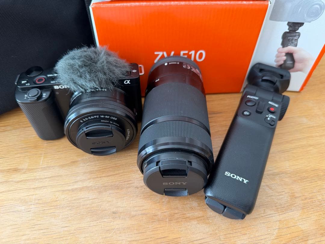 【最終お値下げ】ZV-E10 ミラーレス＋レンズ＋グリップ付（保証残3年あり）