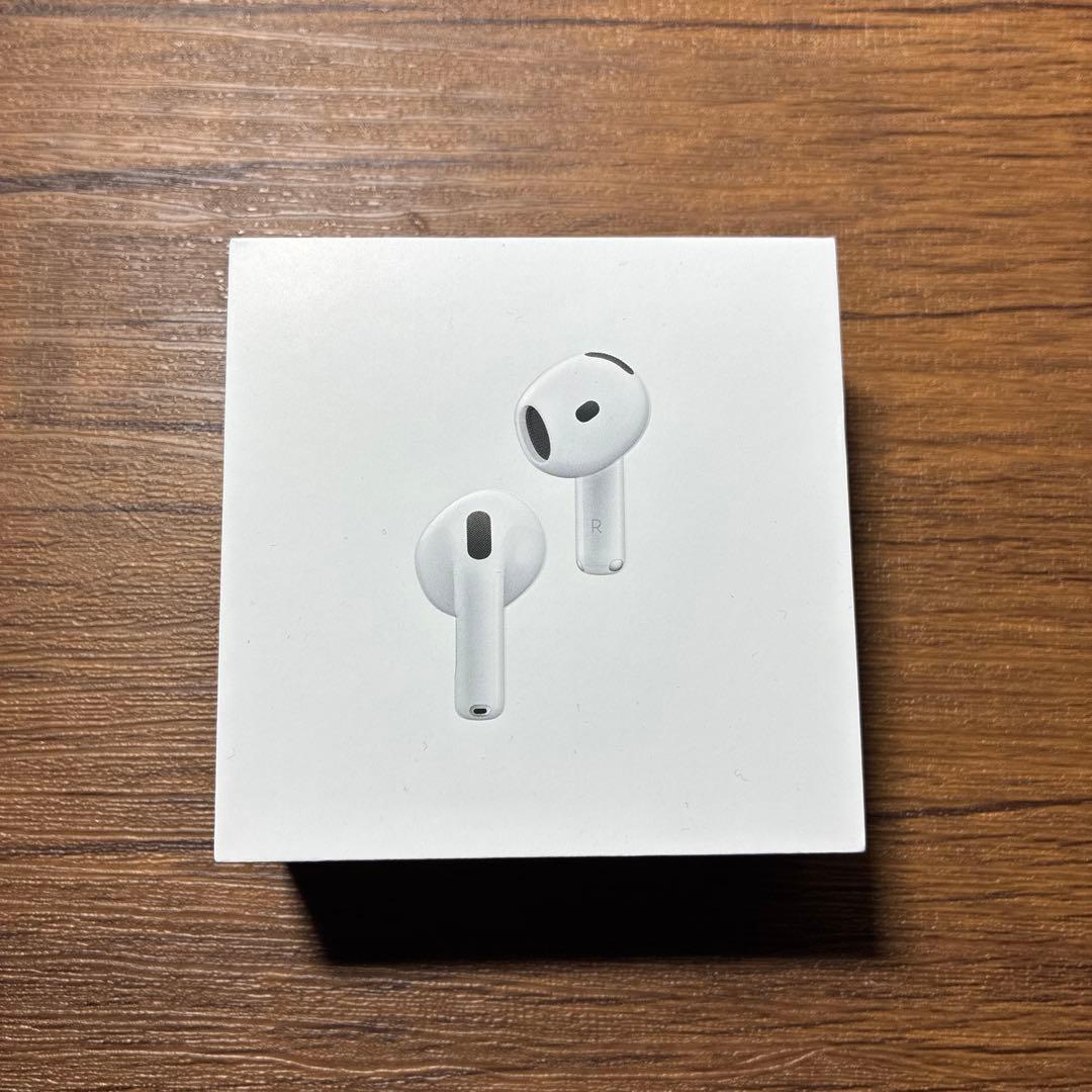 AirPods4 ANC ケースと左耳