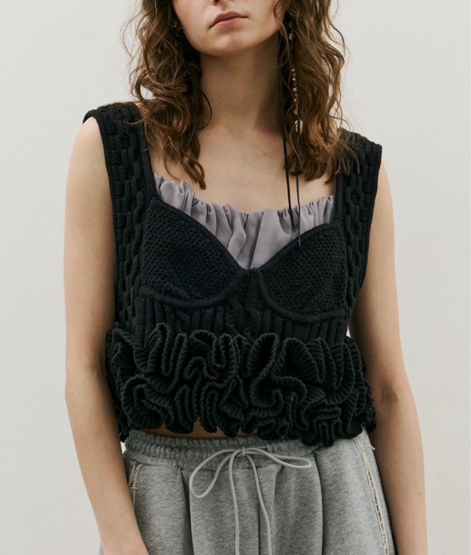 【最終値下げ】ニッティングパターンボリュームフリルニットビスチェ