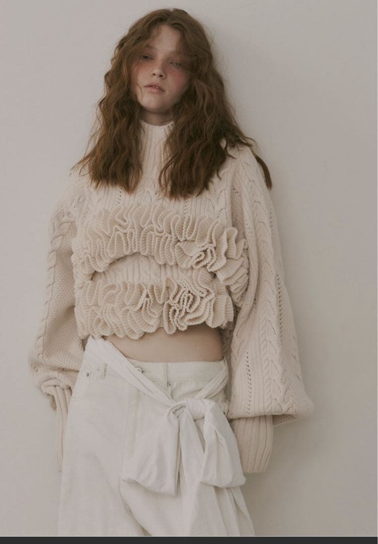 【最終値下げ】ニッティングパターンボリュームフリルニットビスチェ