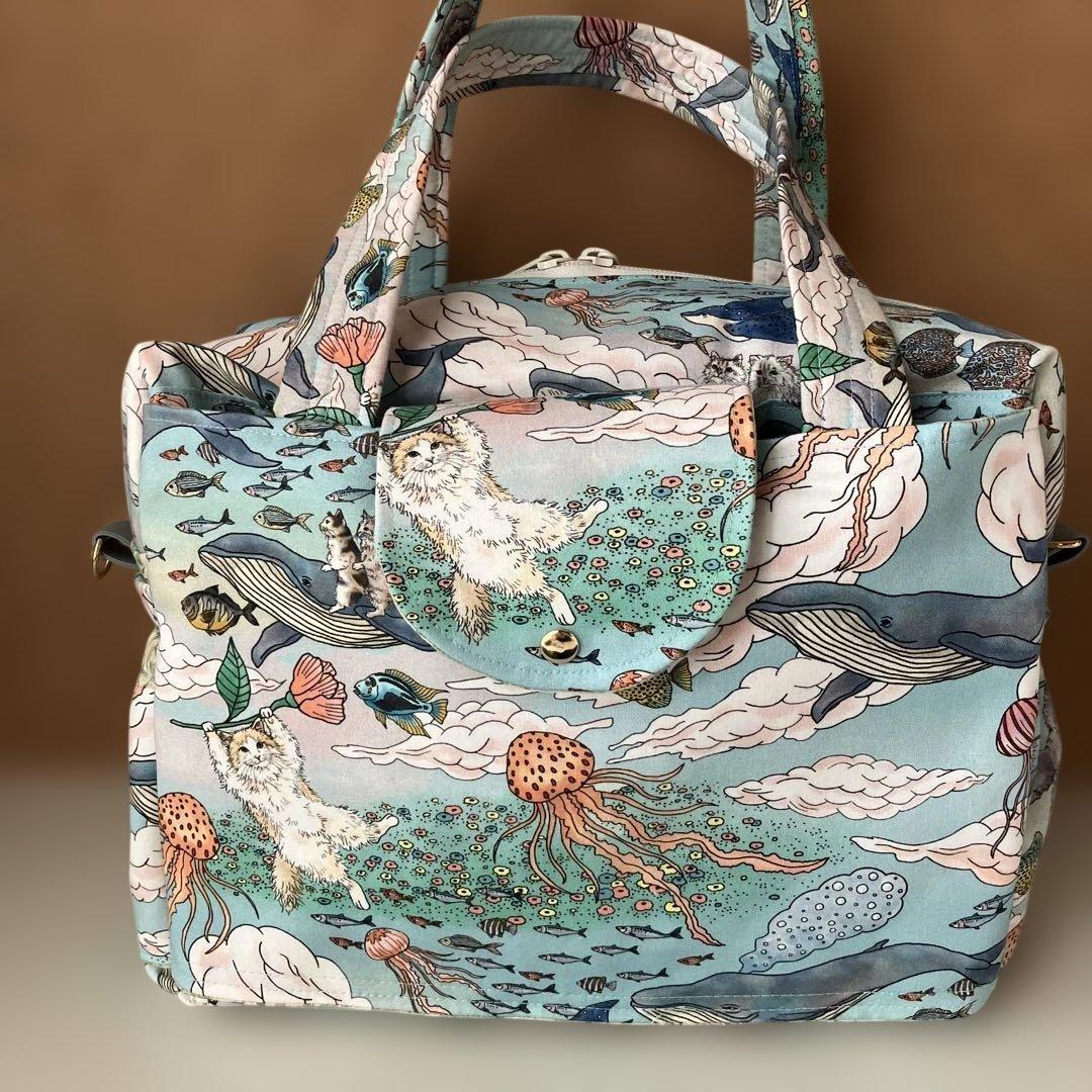 特大　ボストンバッグ　おとぎの国の猫と仲間たち