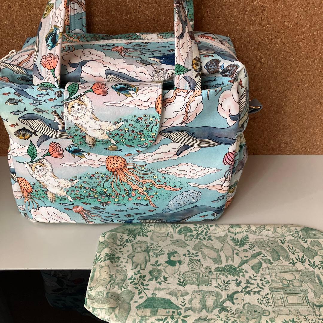 特大　ボストンバッグ　おとぎの国の猫と仲間たち