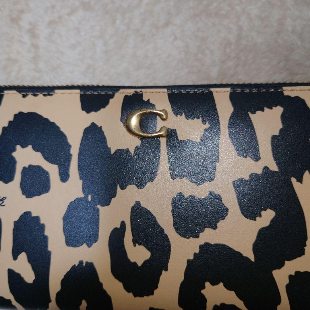COACH ヒョウ柄 長財布 　アニマル柄　レオパード　ラウンドファスナー
