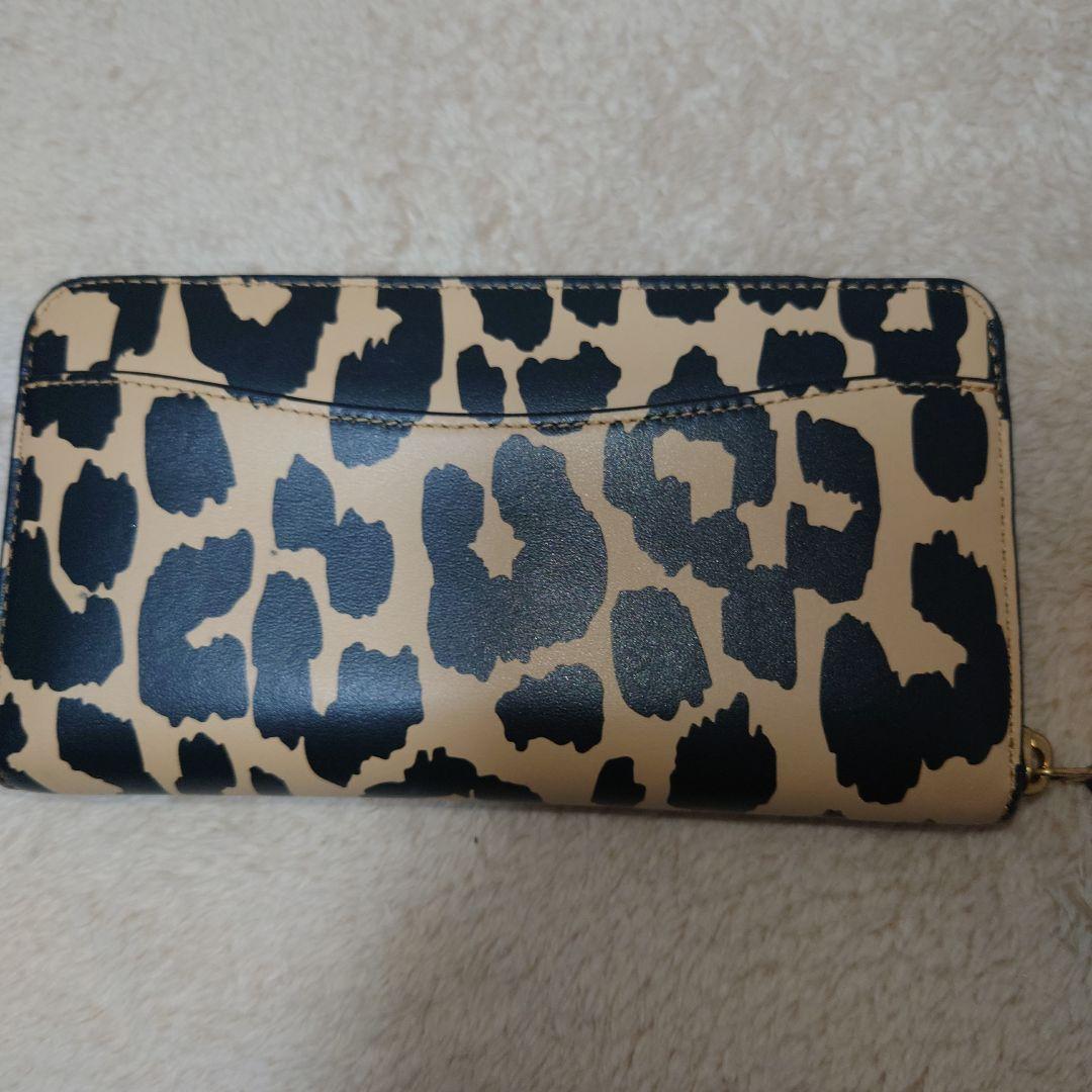 COACH ヒョウ柄 長財布 　アニマル柄　レオパード　ラウンドファスナー