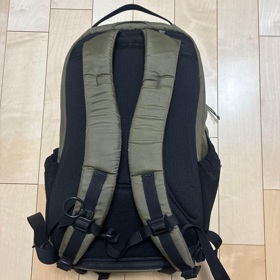 良品国内正規品★ ARCTERYX マンティス 26 カーキ オリーブ