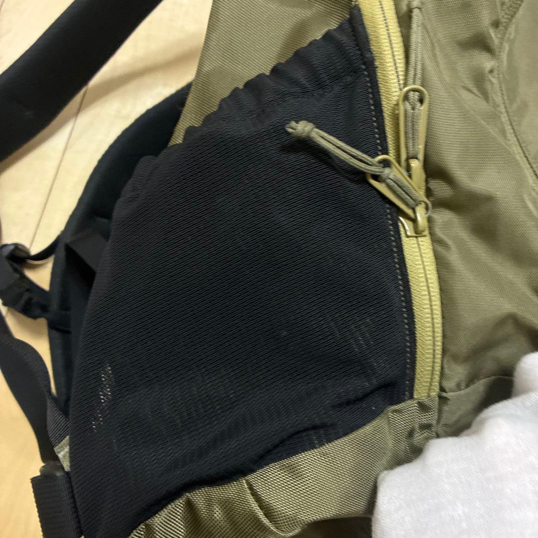 良品国内正規品★ ARCTERYX マンティス 26 カーキ オリーブ