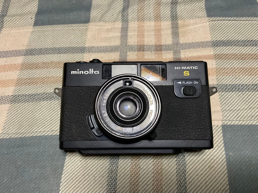 MINOLTA・HI-MATIC・S。ブラックボディ。【カバー付き、昭和レトロ】