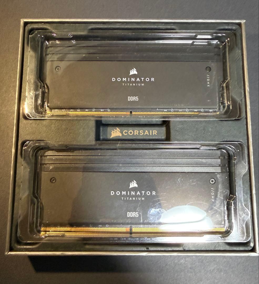 メモリー CORSAIR DOMINATOR TITANIUM DDR5 64GB