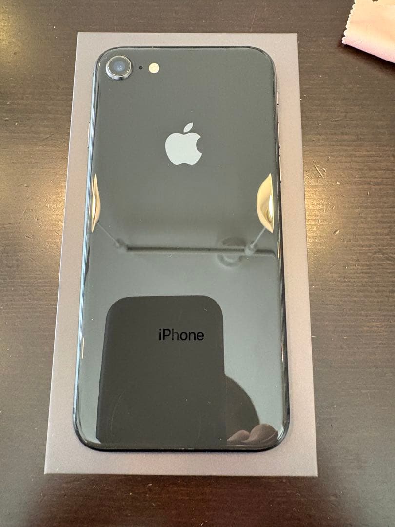 【モモ】iPhone8 64GB ブラック