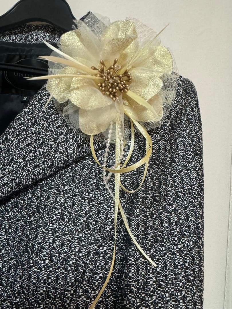値下げ❗️美品✨UNTITLEDラメツイードスーツ、黒スカートコサージュ4点セット