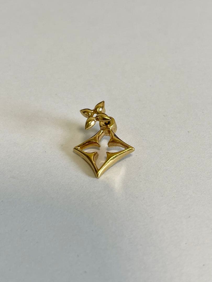 ルイ・ヴィトン ピアス片耳のみLV フラワーグラム