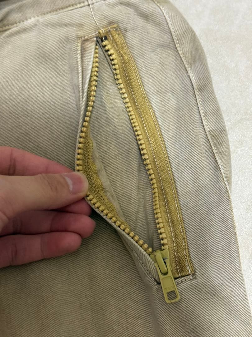 hyein seo ヘインソ　ベージュ カーゴパンツ ジッパーポケット付き