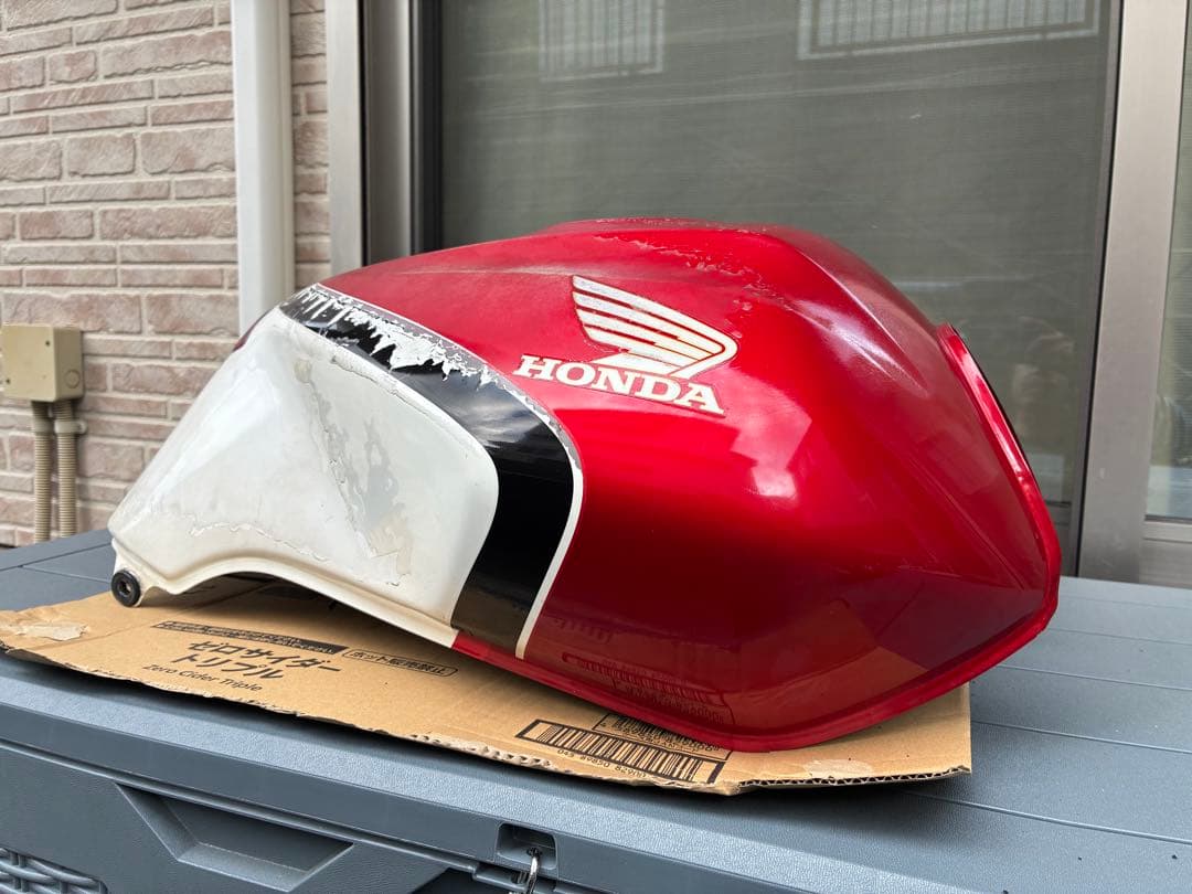 cb400sf/sb nc39 タンク　希少　目視による凹みなし　塗装ベース