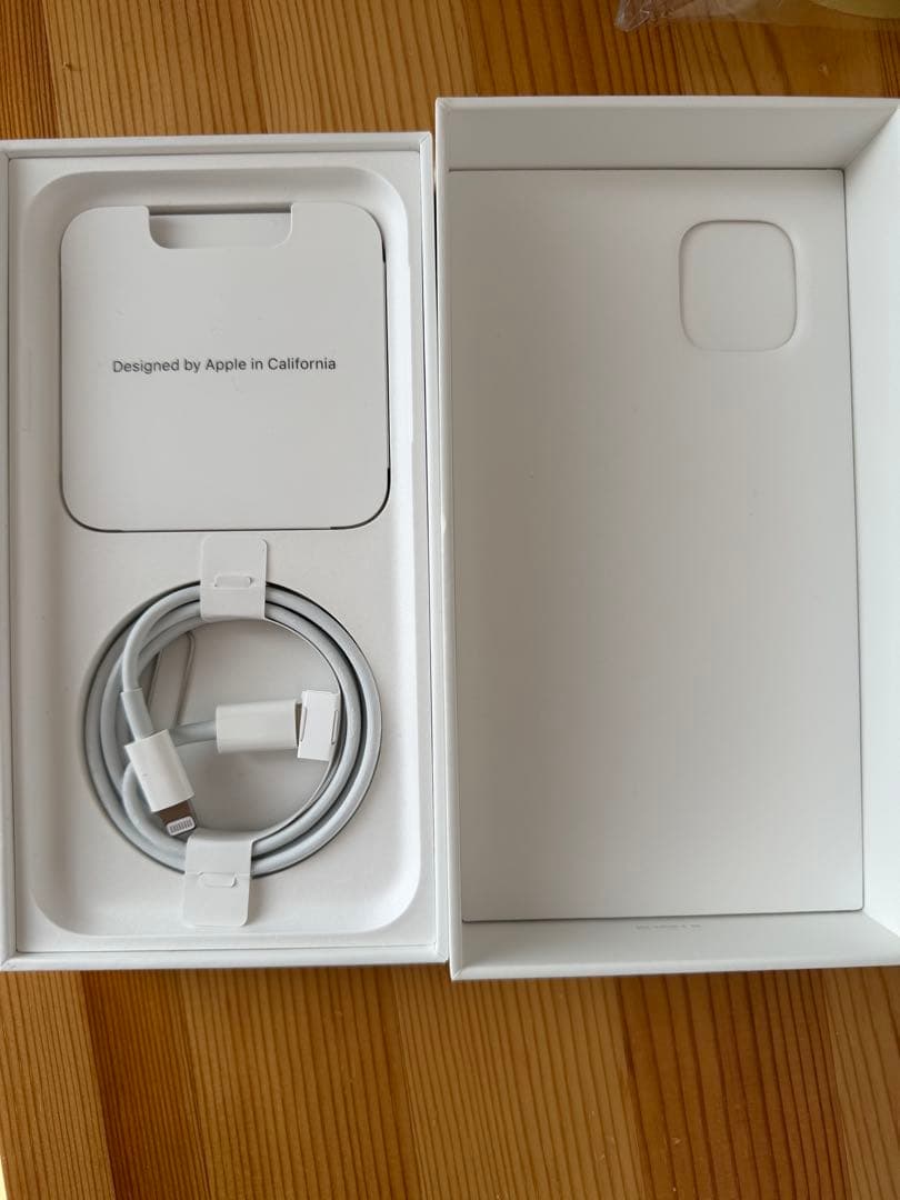 iPhone11 128GB RED simフリー