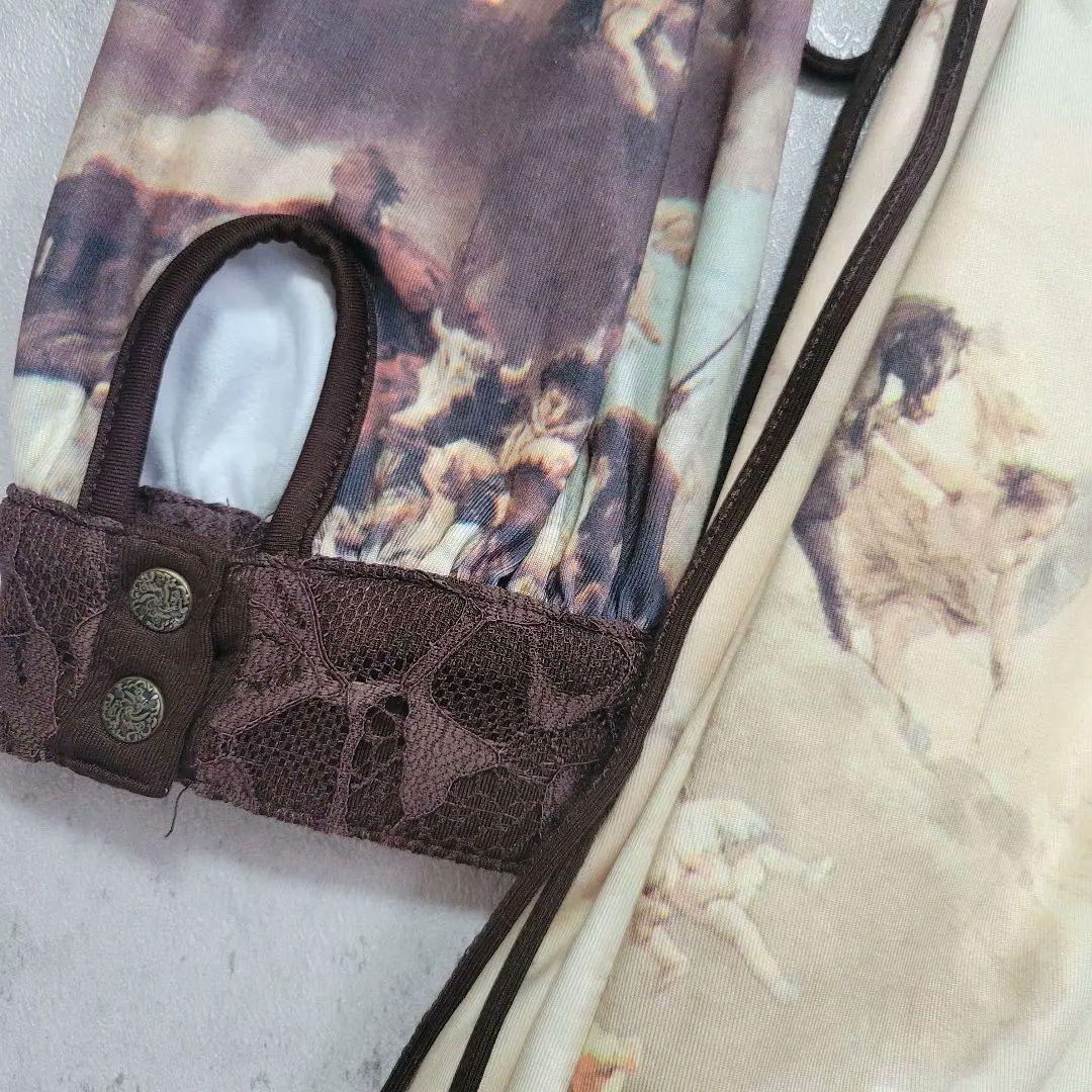 美品 オッズオネスト 天使柄 肩出しレースアップワンピース 茶