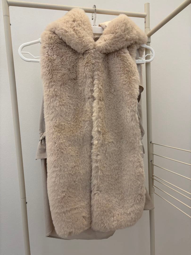 【美品】GALENA ガレナ フェイクファー エコファー　ベスト　ivory M