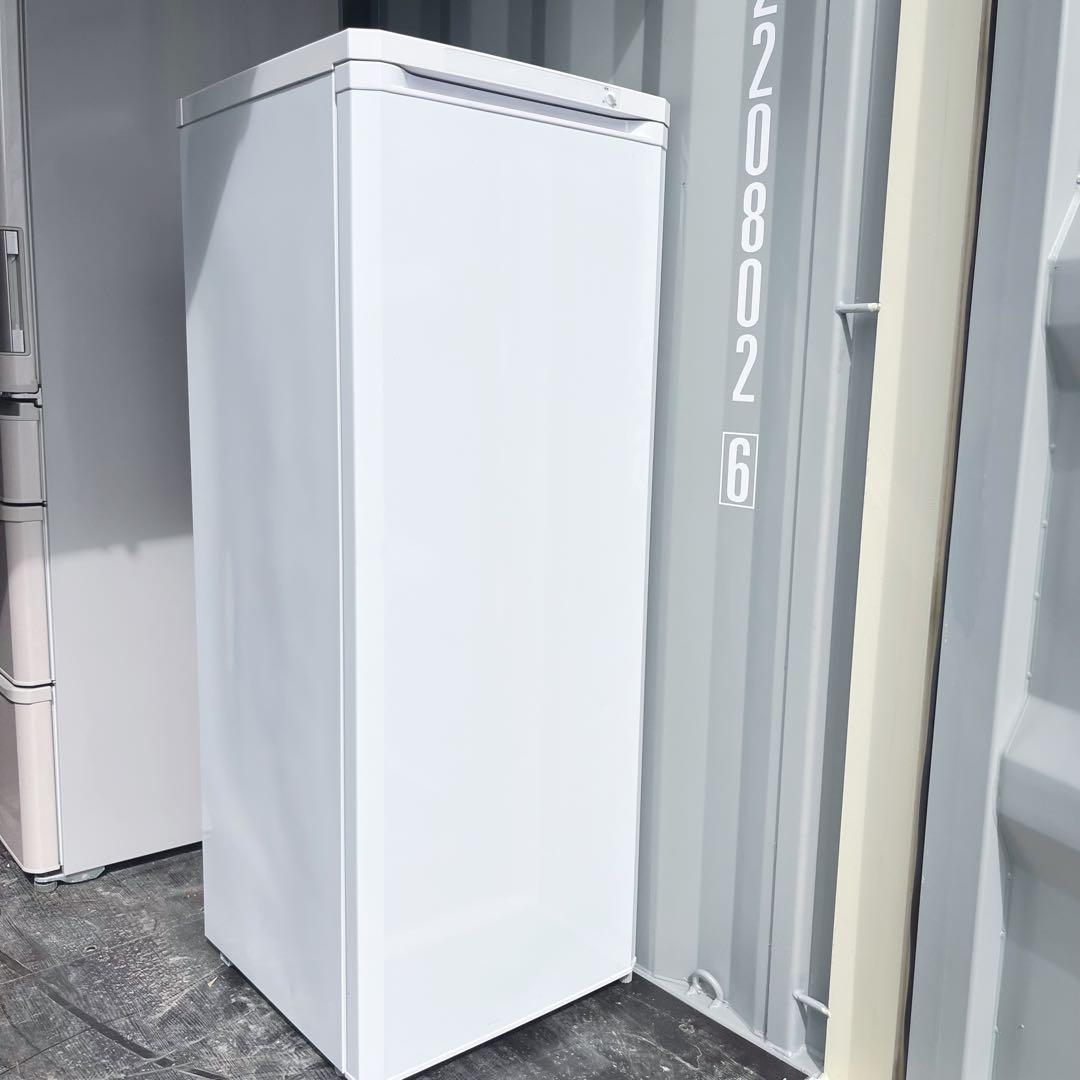 137取付無料！アイリスオーヤマ175L 7段引出し付きシンプルホワイト冷凍庫！