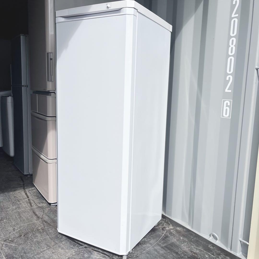 137取付無料！アイリスオーヤマ175L 7段引出し付きシンプルホワイト冷凍庫！