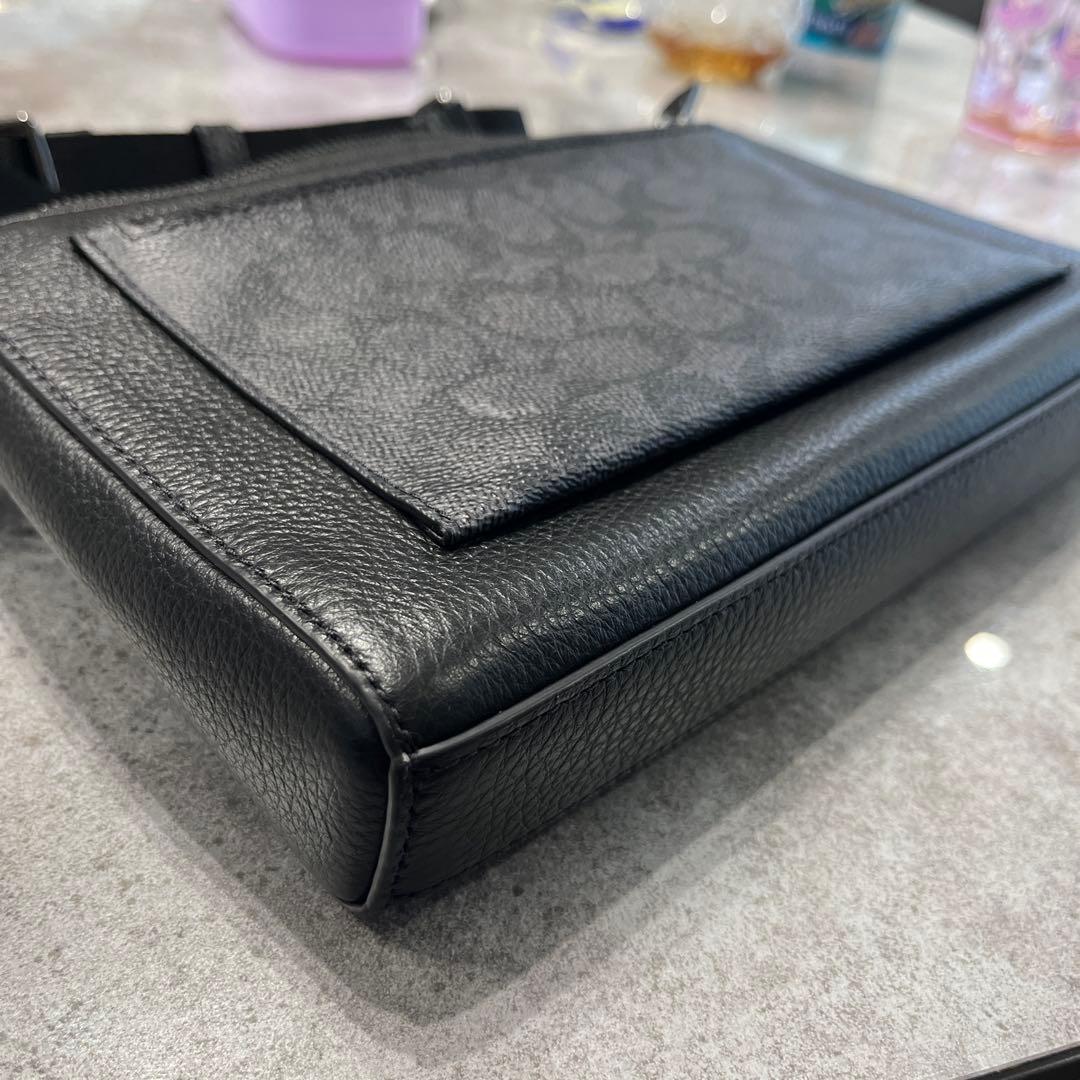 Coach ブラックレザー ショルダーバッグ ケース付き