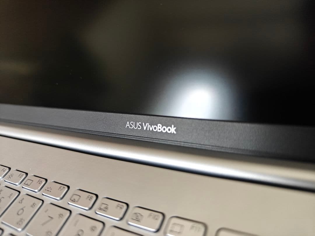 ASUS VivoBook 本体　ノートパソコン15.6型