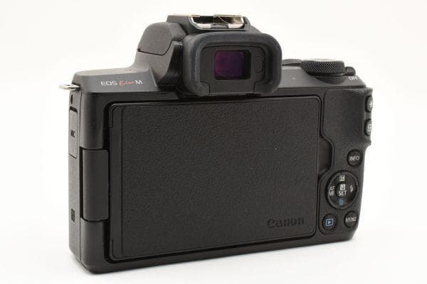 【美品】 キャノン Canon EOS Kiss M レンズキット ミラーレス