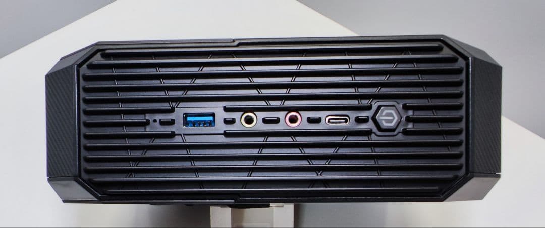 【ジャンク】MINISFORUM HX100G 7840HS 32GB 1TB