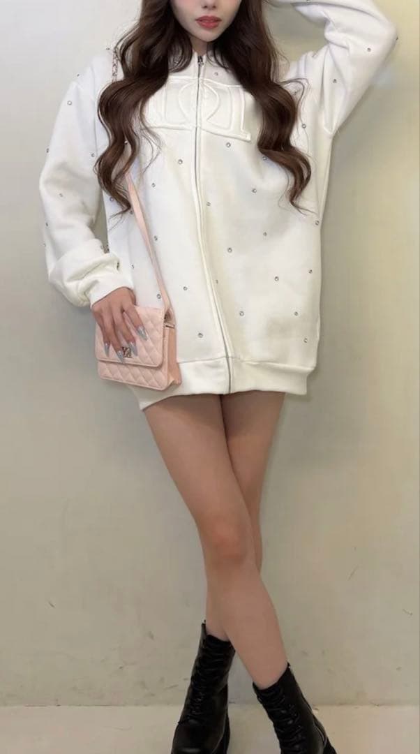 新作　美品　Darich DDロゴビジュージップパーカー　ホワイト