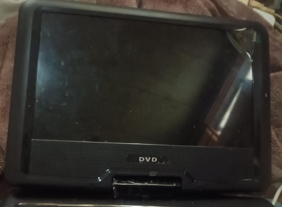 ポータブルDVDプレーヤー HT-9P