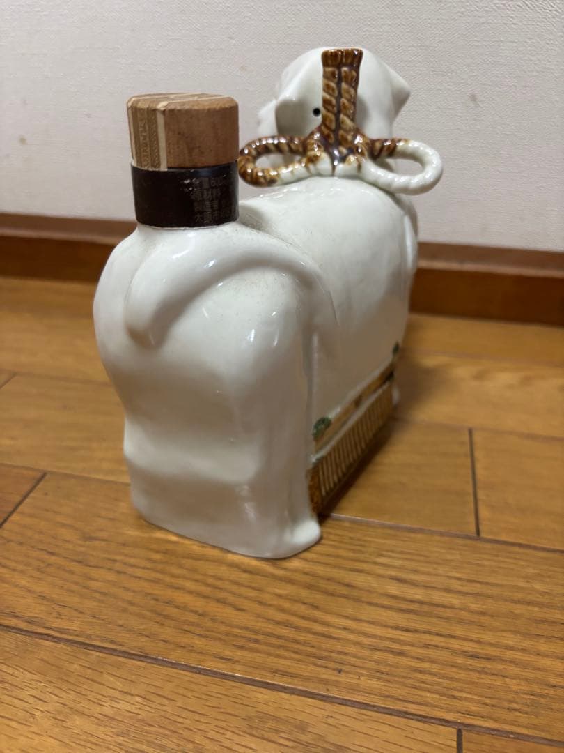 【未開栓】干支 戌 犬型 陶器 ウイスキー サントリー ローヤル12年