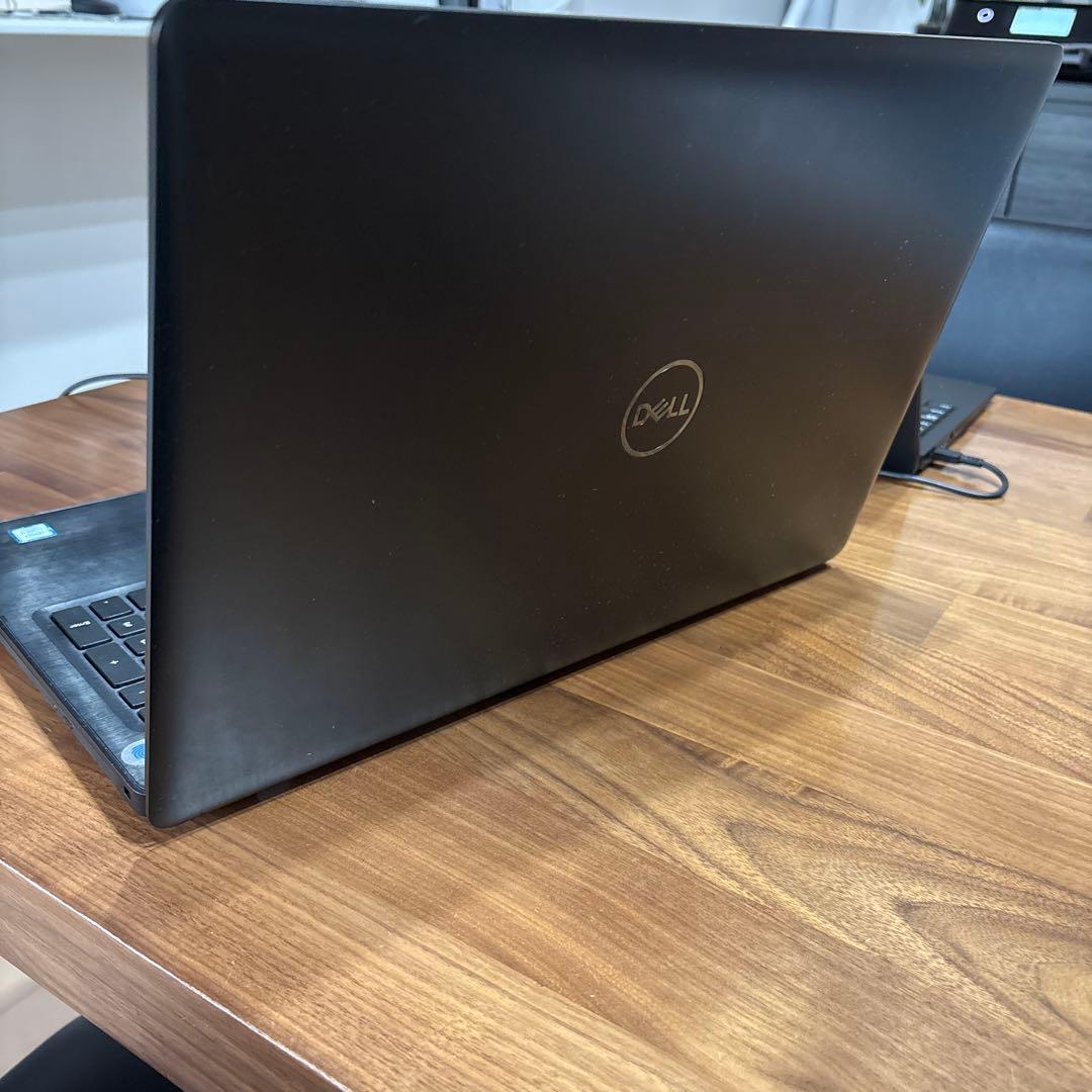 DELL Inspiron 15 5000 5570 ノートパソコン 本体