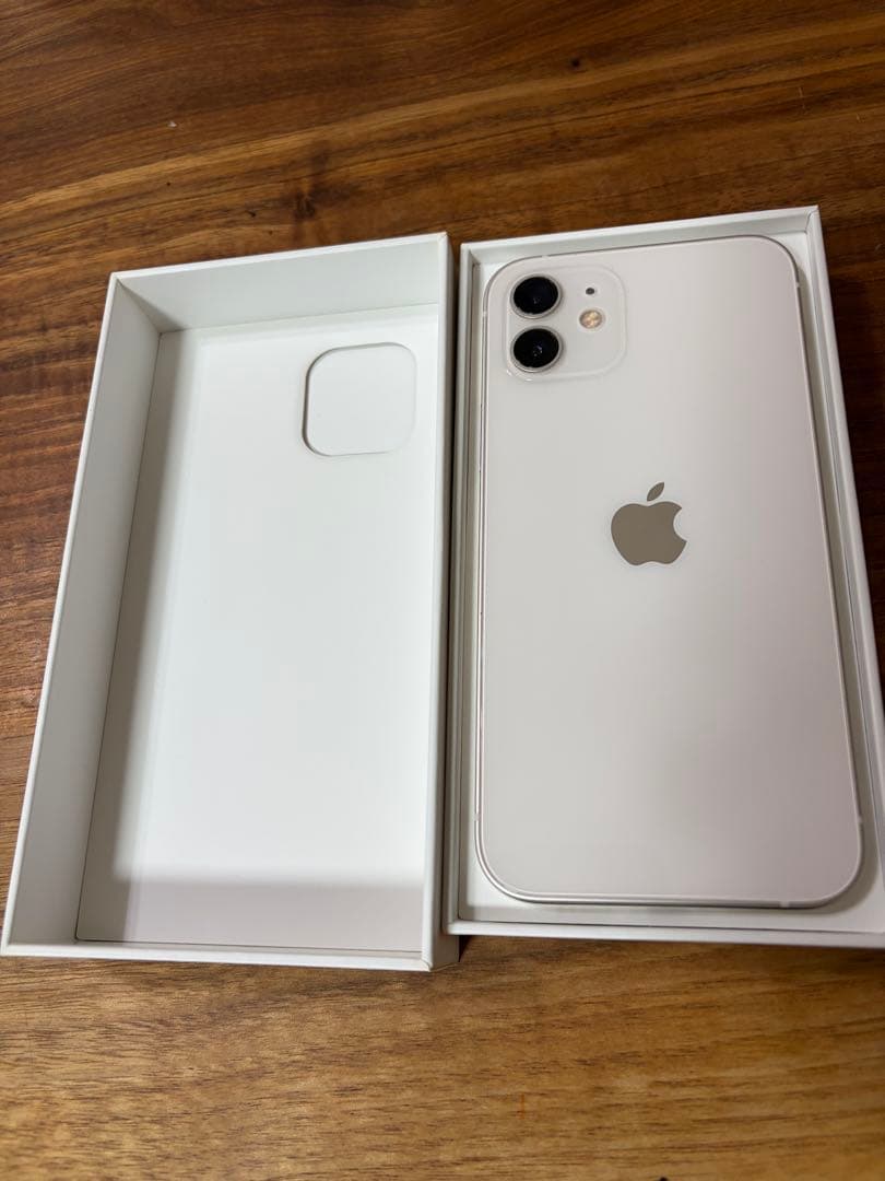 sim フリー　iPhone 12 ホワイト 本体　Apple Store購入品