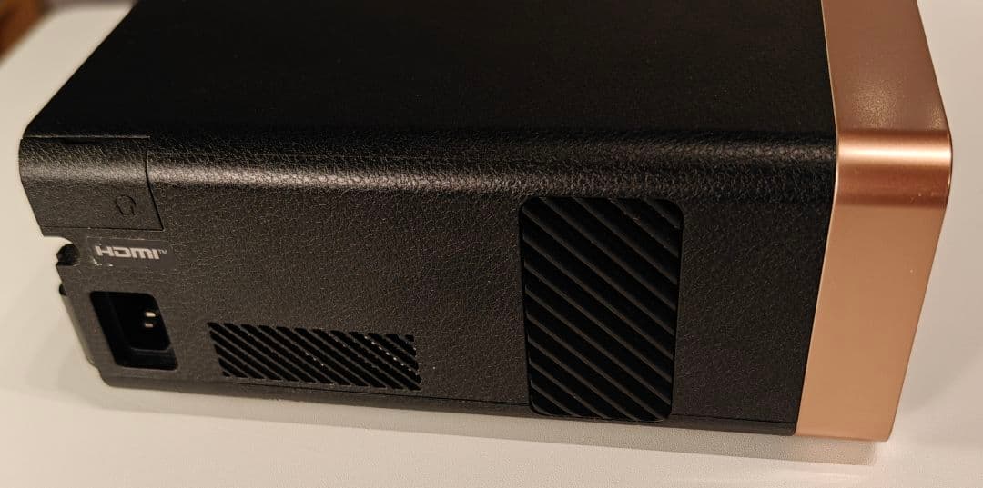 エプソン EF-100B ホームプロジェクター レーザー光源 ブラック 動作良好