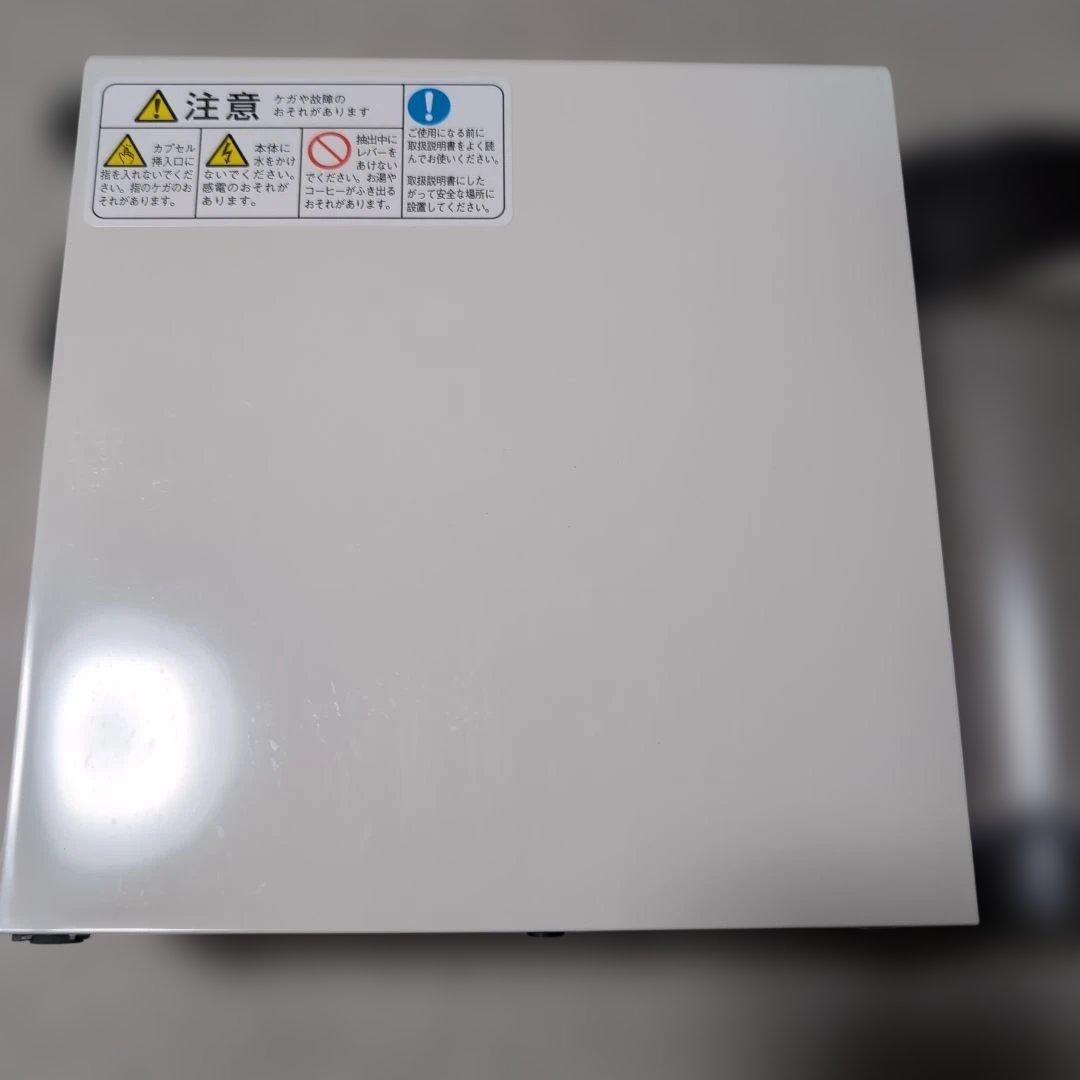 【極美品✨️】ネスプレッソ エッセンサミニ　C30-WH-W コーヒーメーカー