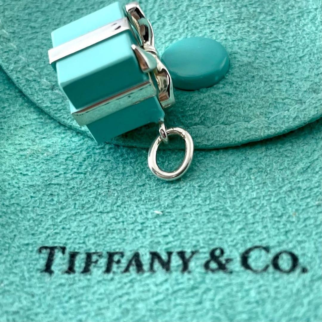 ティファニー ブルー プレゼントボックス エナメル ペンダント XE2fe