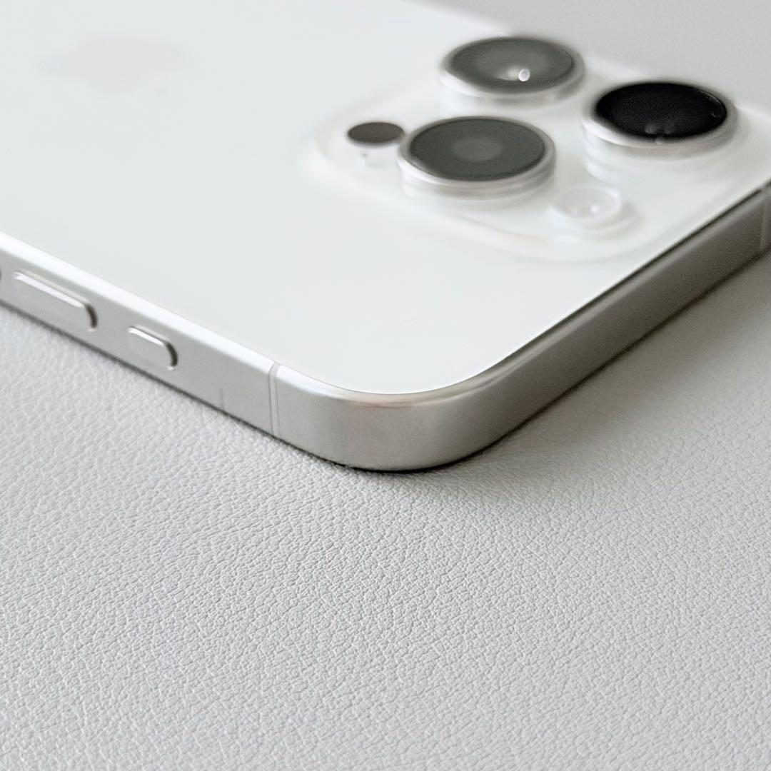 【美品キズなし】iPhone 15Pro 256GB