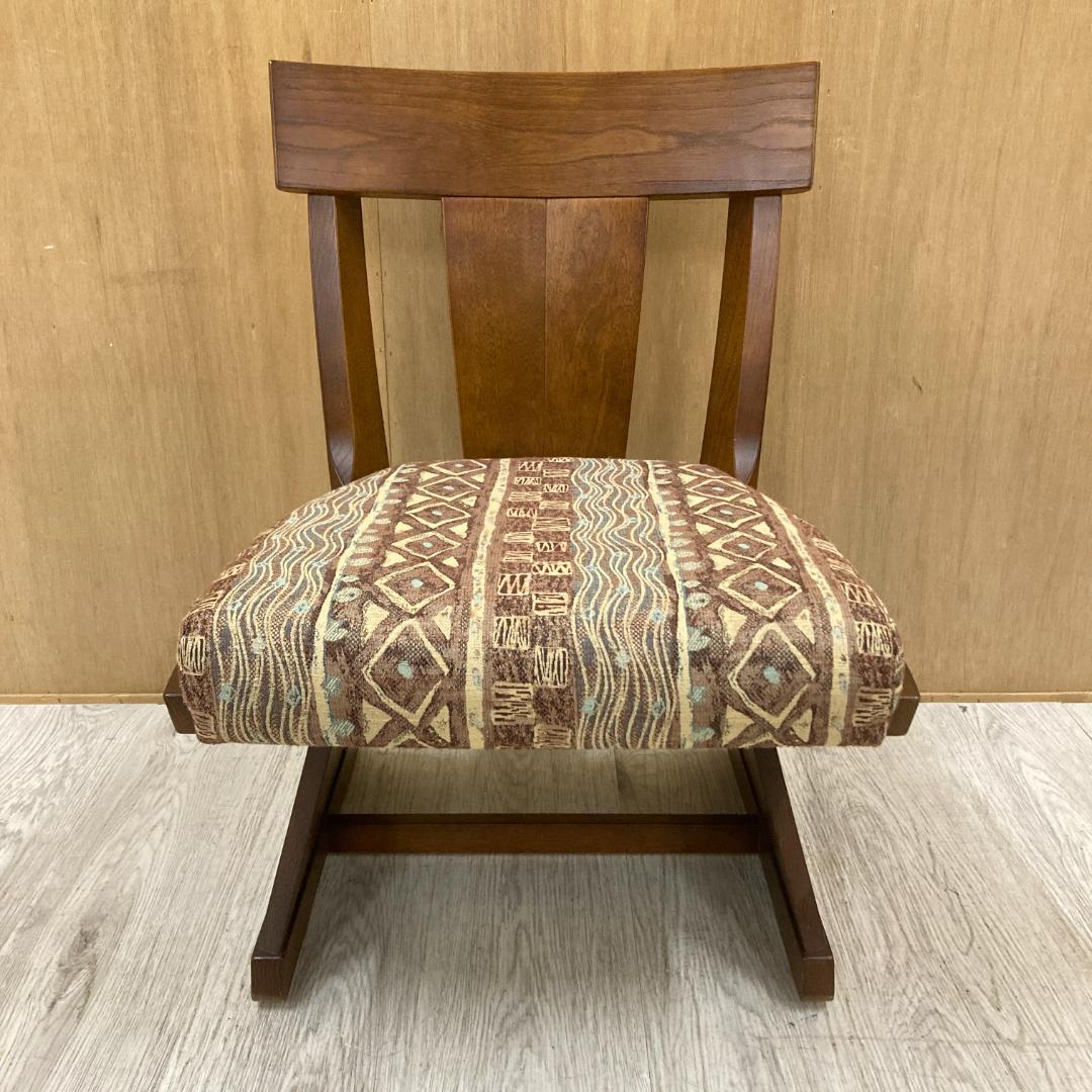 【カリモク】ロータイプ　ダイニングチェア　回転式　キャスター付き　A