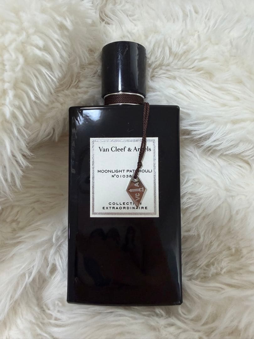 ヴァンクリーフアンドアーペル ムーンライトパチョリ 香水　45ml