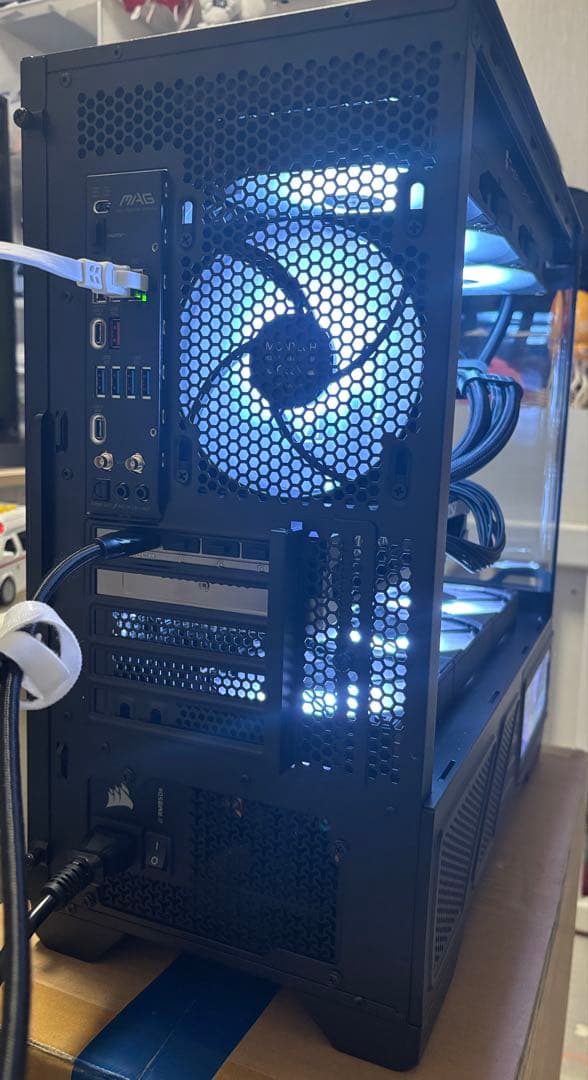 Ryzen7-9800X3D、RTX5070ti搭載、自作デスクトップPC