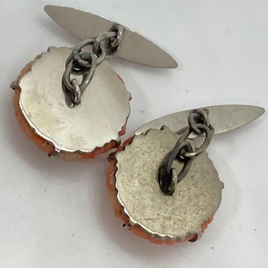 012518アンティーク　彫刻　花　牡丹　桃色珊瑚　カフス