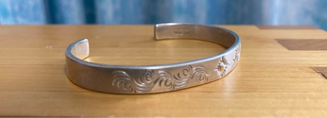 ARIZONAシルバー エングレーブバングル