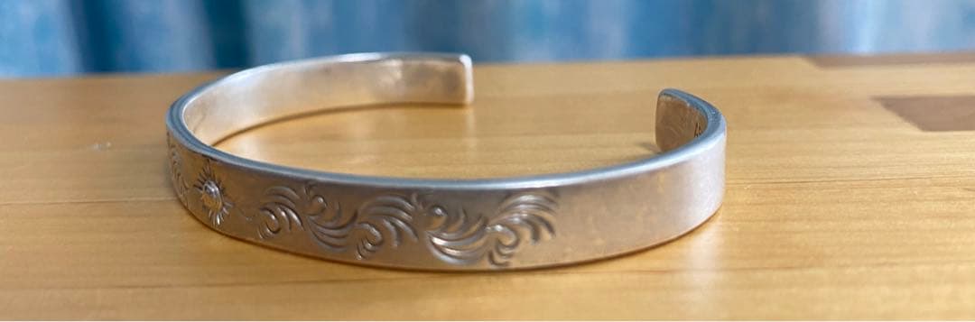 ARIZONAシルバー エングレーブバングル