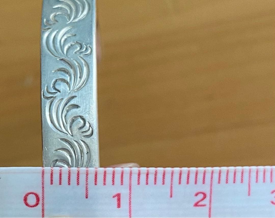 ARIZONAシルバー エングレーブバングル