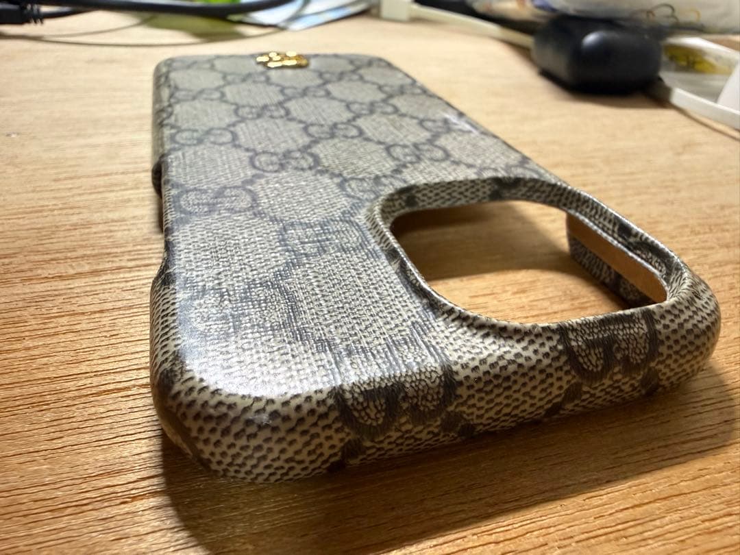 Gucci iphone 16 pro max スマホケース