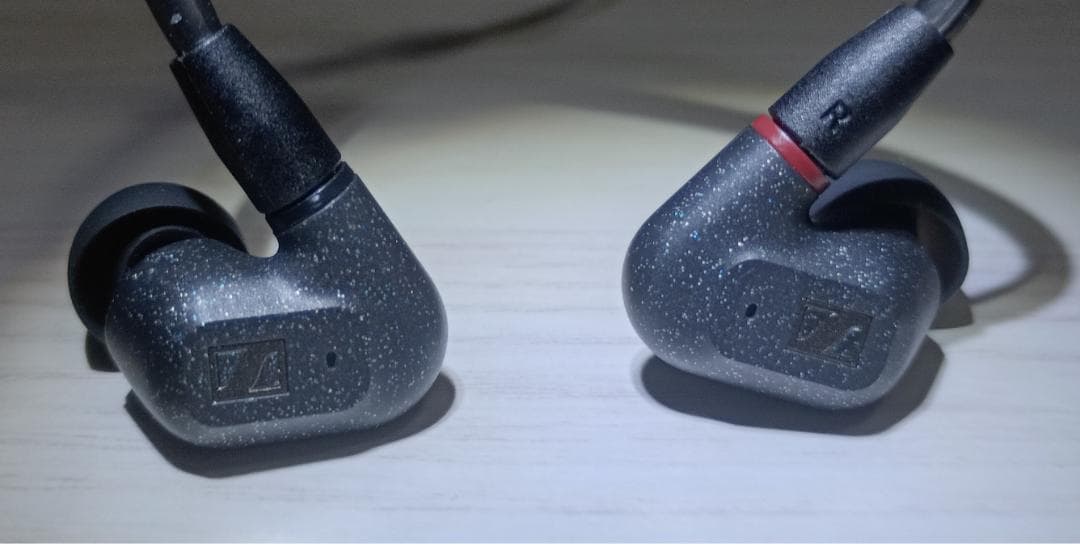 イヤホン Sennheiser IE300