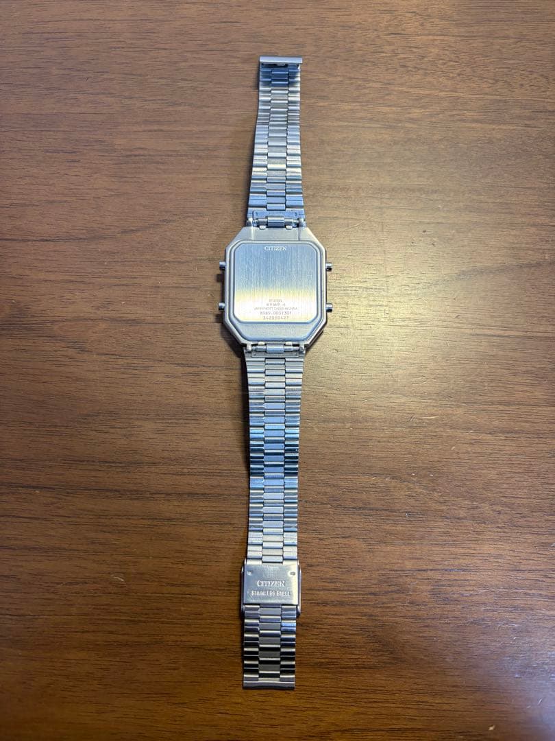 CITIZEN デジタル腕時計 JG2126-69E