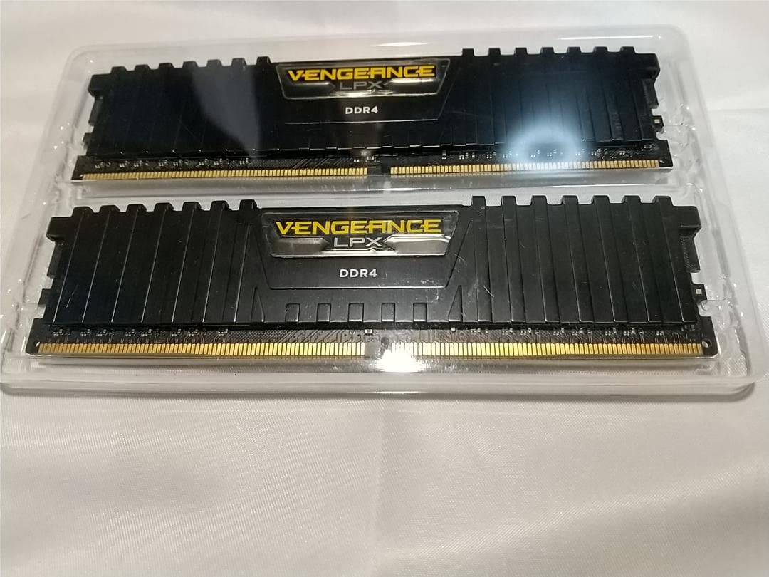 【動作確認済】Corsair 16GB (2 x 8GB) DDR4 2666